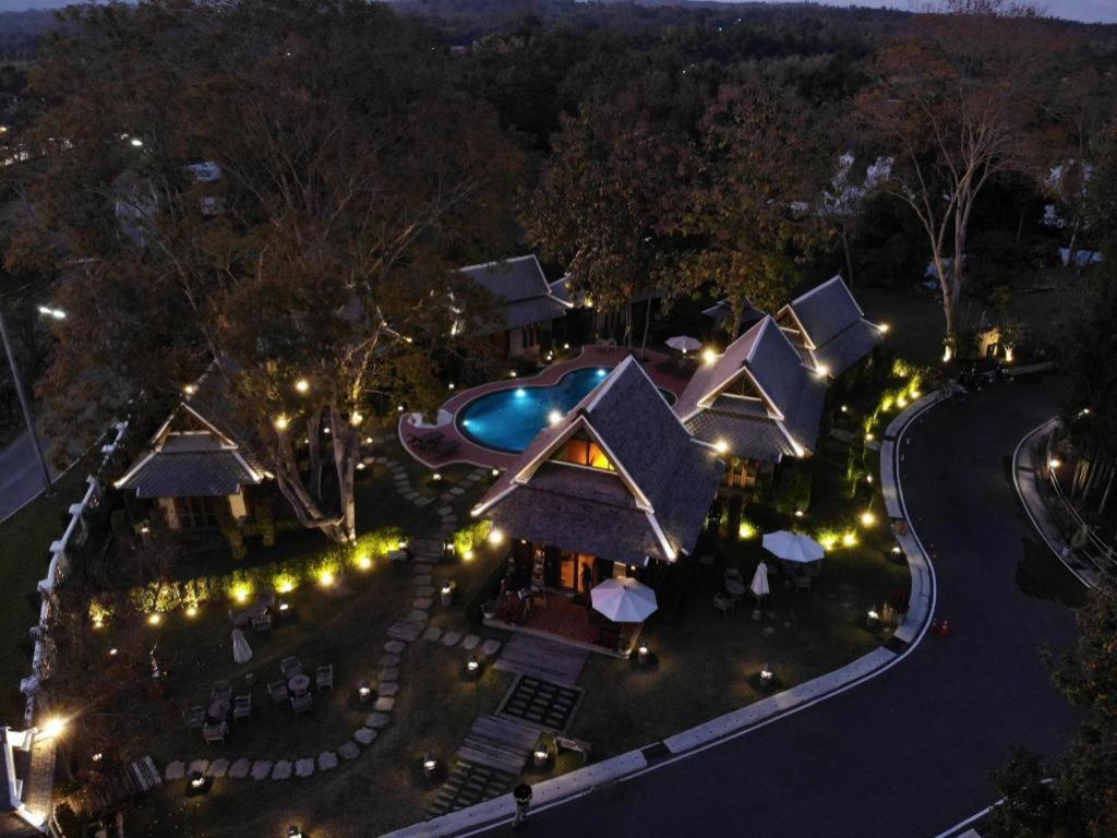 Ruean Racha Hotel Chiang Mai Exterior photo