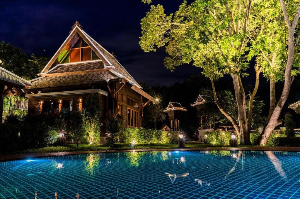 Ruean Racha Hotel Chiang Mai Exterior photo