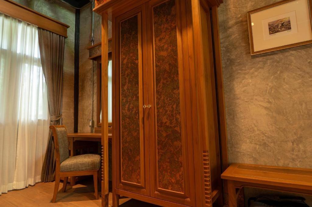 Ruean Racha Hotel Chiang Mai Exterior photo