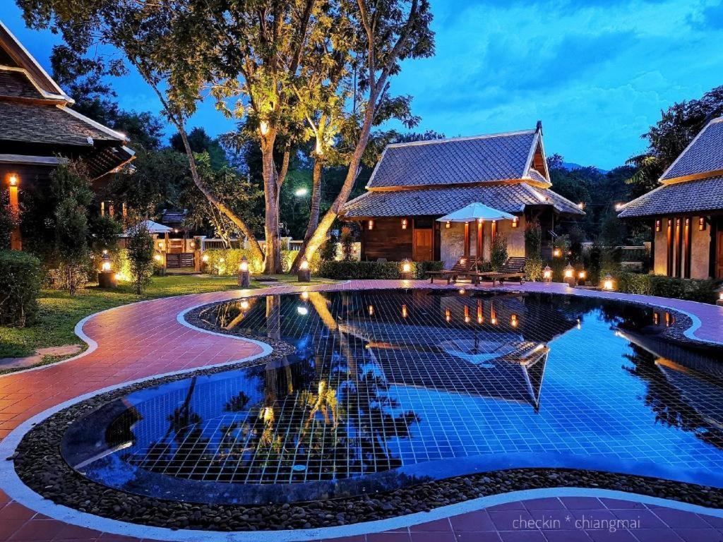 Ruean Racha Hotel Chiang Mai Exterior photo