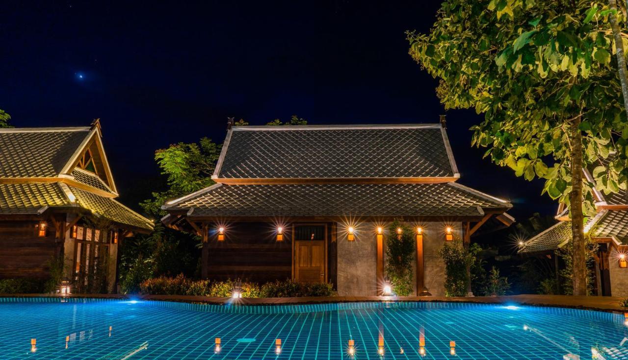 Ruean Racha Hotel Chiang Mai Exterior photo