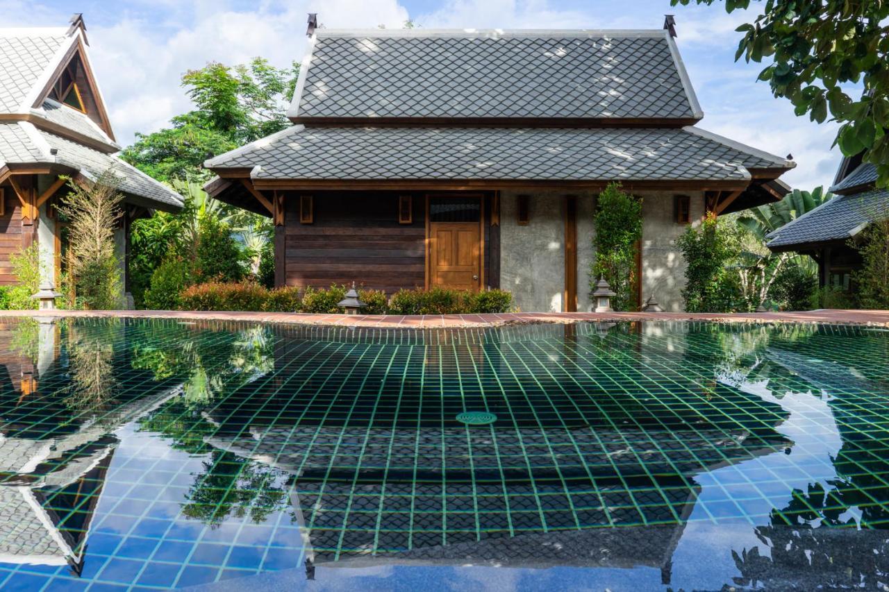 Ruean Racha Hotel Chiang Mai Exterior photo