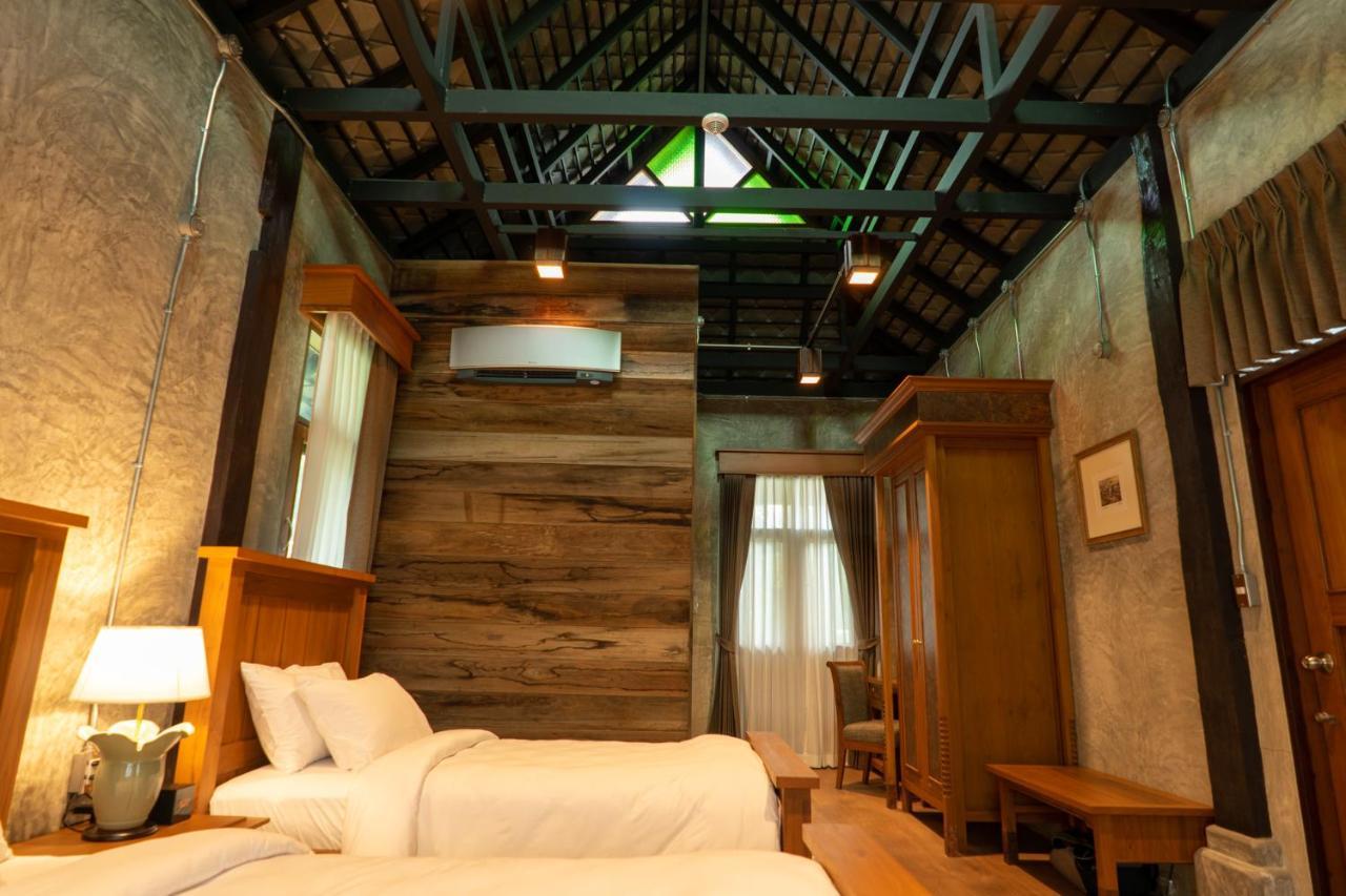 Ruean Racha Hotel Chiang Mai Exterior photo
