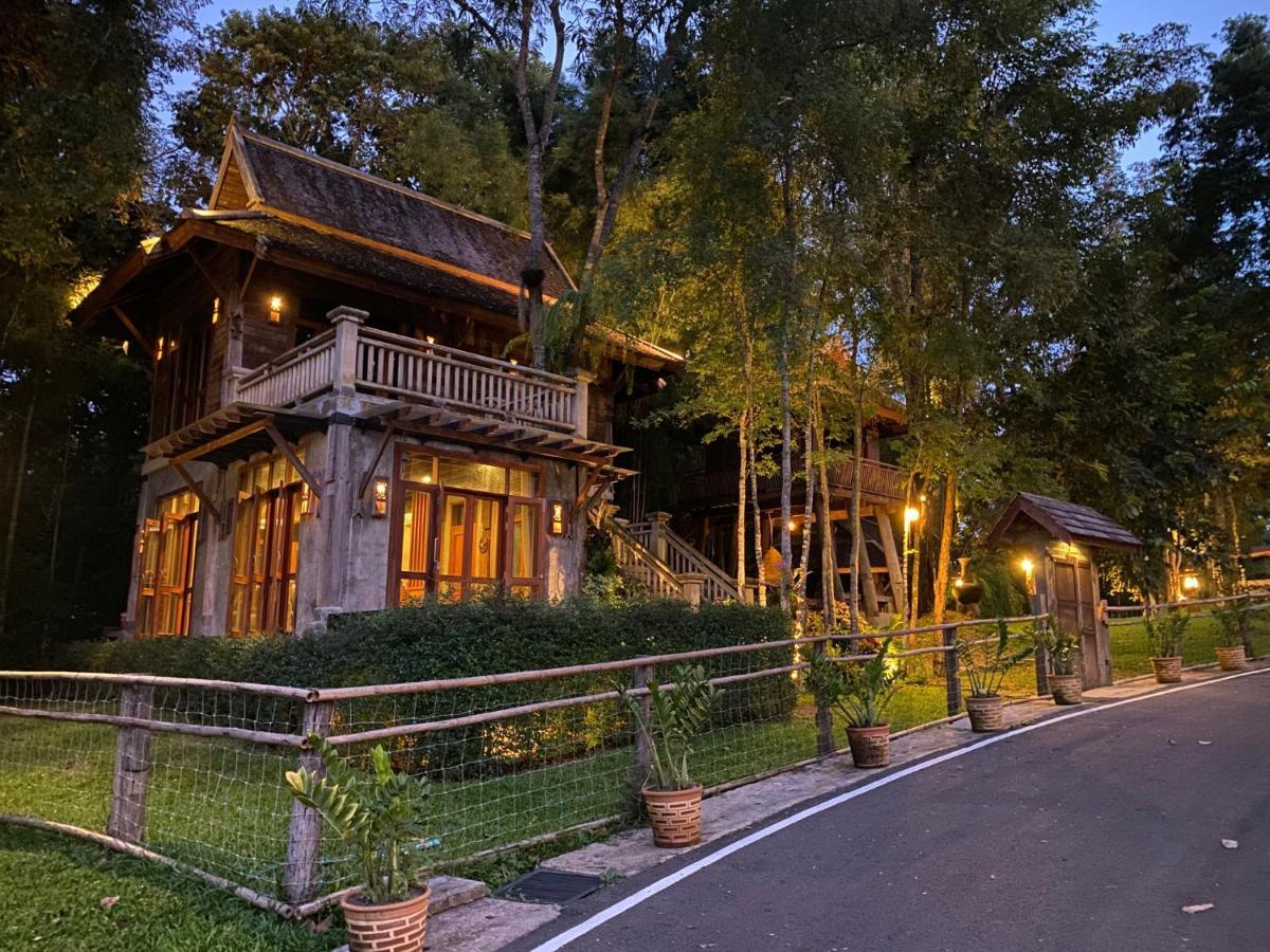 Ruean Racha Hotel Chiang Mai Exterior photo